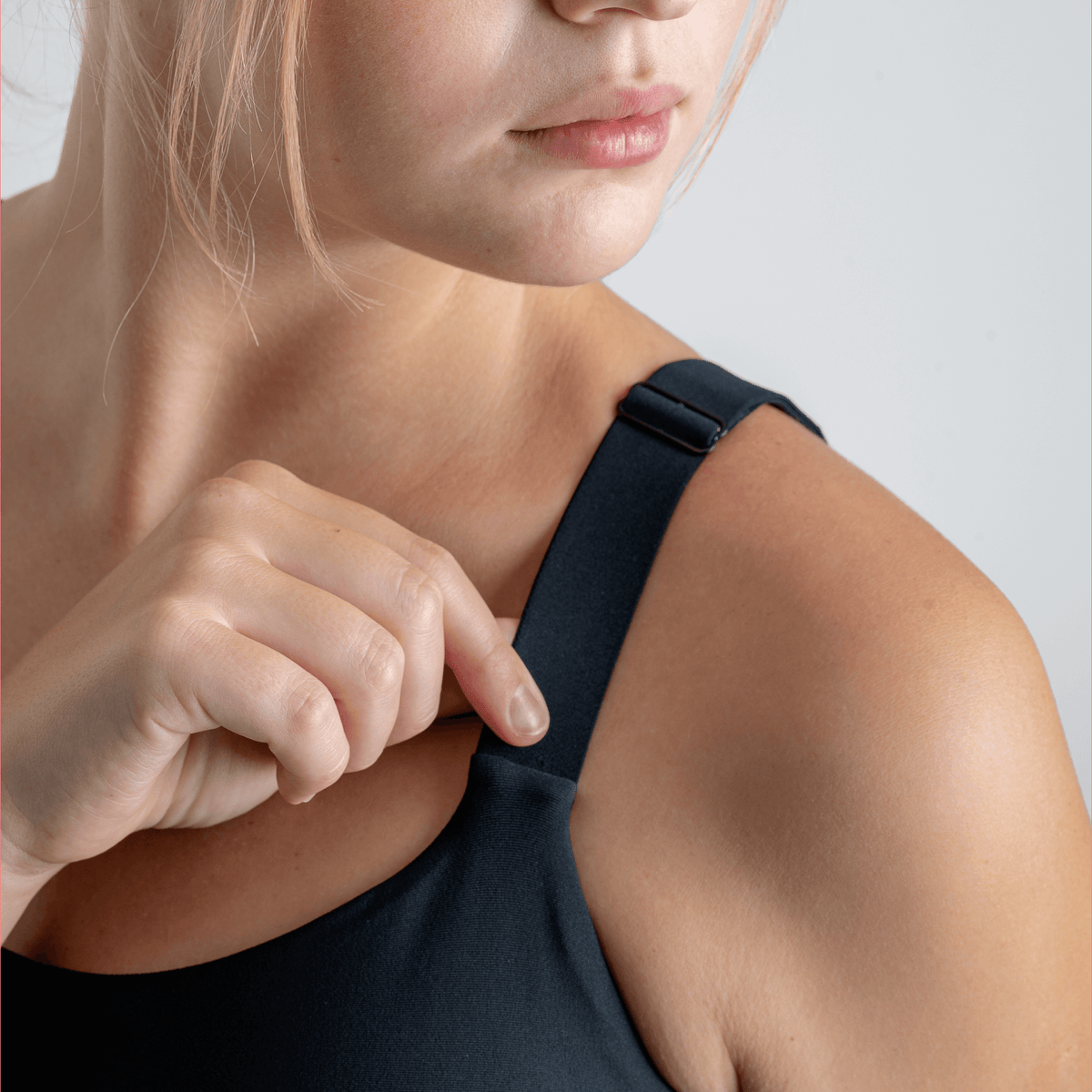 Fiera Women's Sports Bra, boja Black